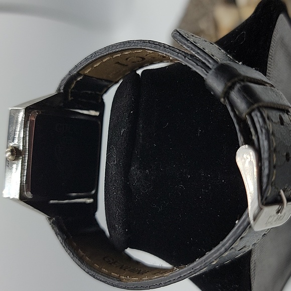 Vintage Gucci Watch - Picture 9 of 11